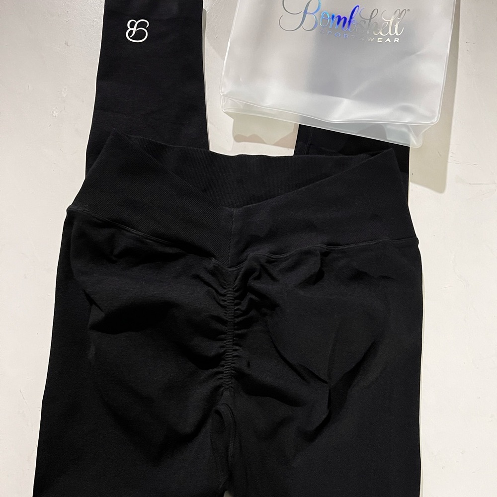 SOLD! on Ⓜ️ Don't buy! no refunds Bombshell Sportswear V Bach Cheeky Seamless